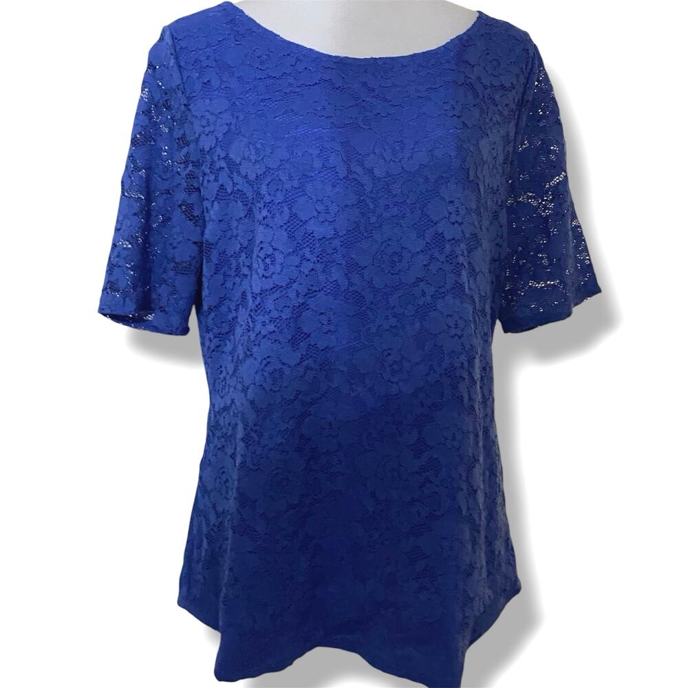 Madison Lace Top Size Large Periwinkle Blue Short Sleeve Zip Access